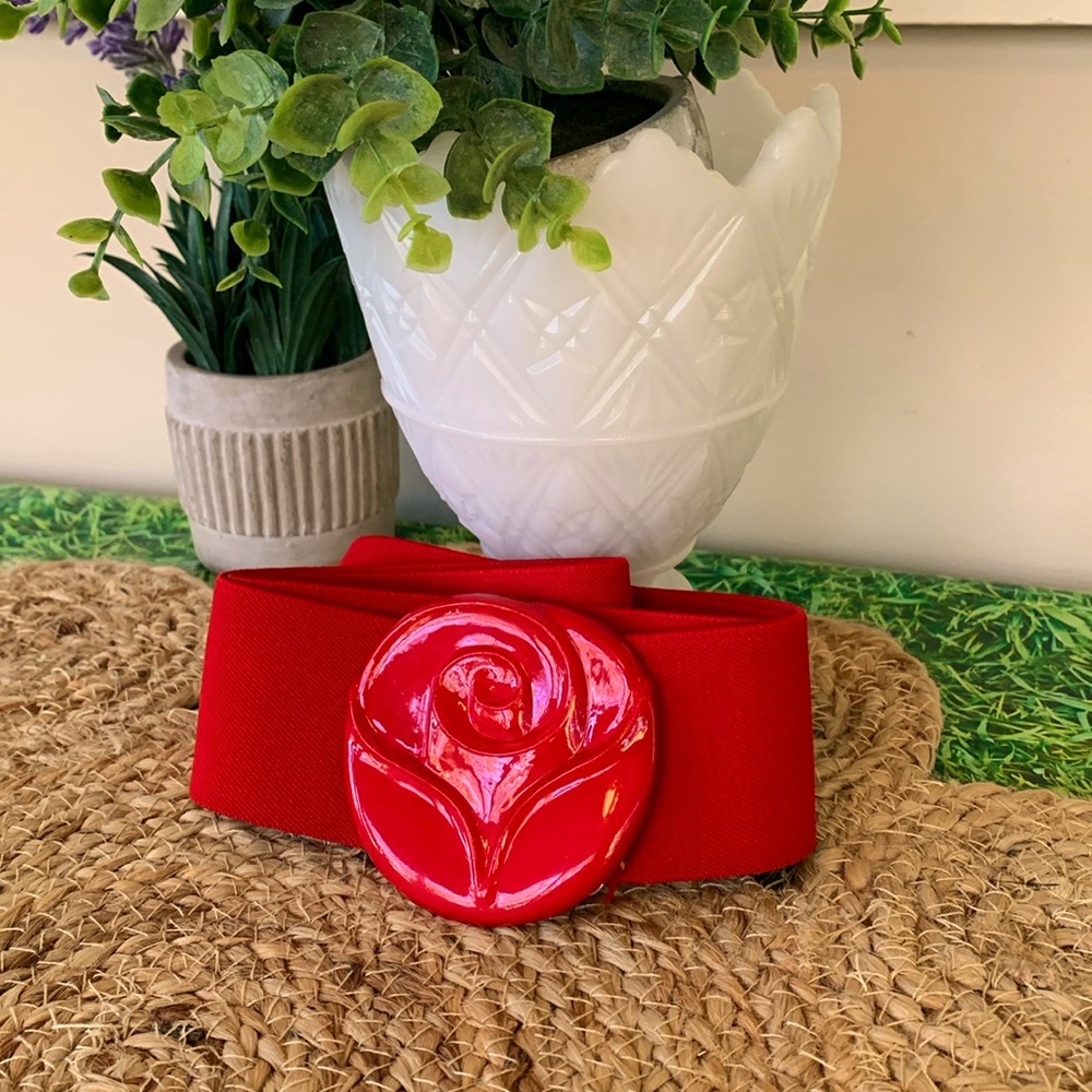 Red Rose elastic stretch belt with clip buckle, EUC